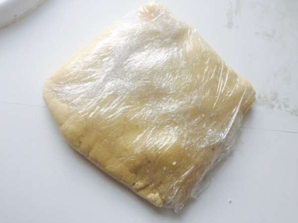Теперь подготовим все продукты для франжипана. Масло тоже должно быть размягченное. И нагреваем духовку до 180°С. Теперь подготовим все продукты для франжипана. Масло тоже должно быть размягченное. И нагреваем духовку до 180°С.