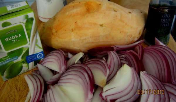 картофель (я взяла батат), лук - все порезать картофель (я взяла батат), лук - все порезать