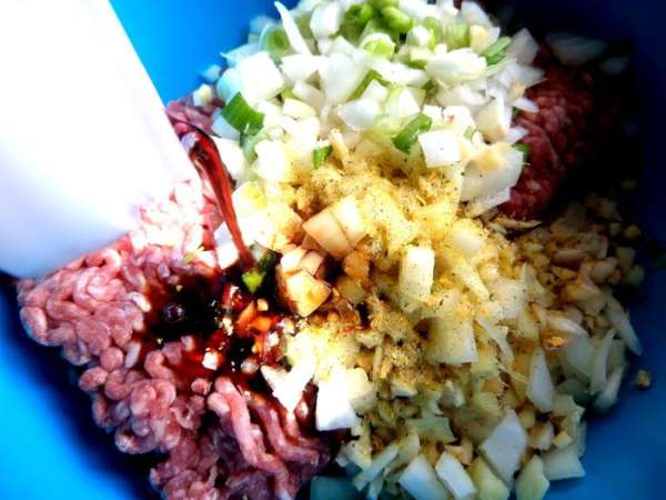 Добавить соус. Добавить соус.