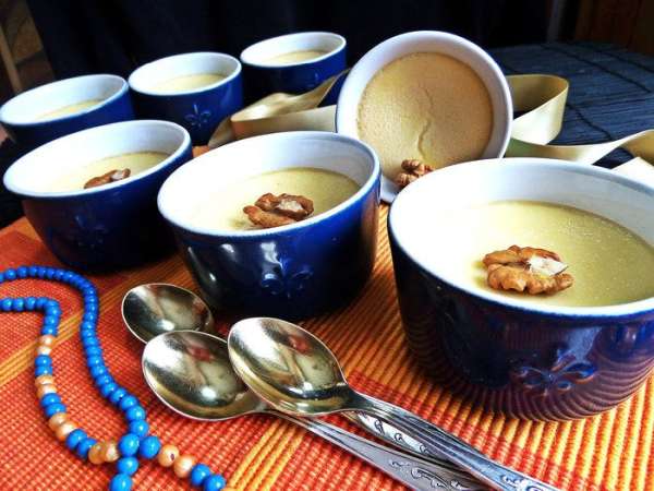 Десерт до того вкусный,что не требует дополнительных украшательств.