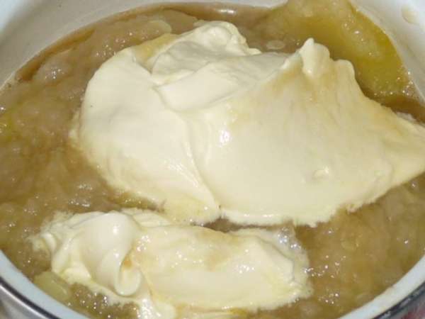 Посолить по вкусу, поперчить (по желанию), добавить сливки. Протушить 3-5 мин, помешивая, чтобы не пригорело. Посолить по вкусу, поперчить (по желанию), добавить сливки. Протушить 3-5 мин, помешивая, чтобы не пригорело.