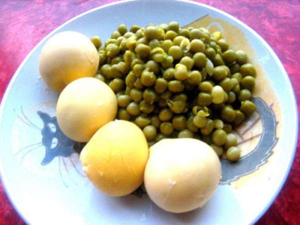 Продукты...Горошек нужен свежий проваренный, но можно и консервированный!