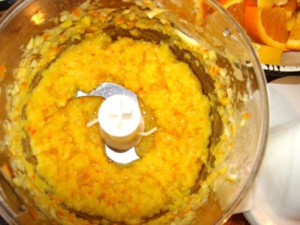 Измельчить в блендере или пропустить через мясорубку. Измельчить в блендере или пропустить через мясорубку.