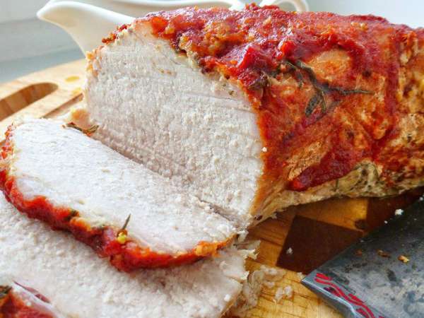Нарезаем мясо кусочками и подаем вместе с соусом.
Приятного аппетита!