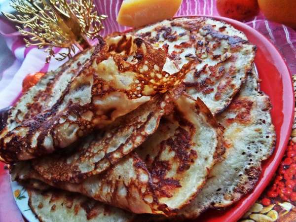 Складываем блины стопочкой или треугольником, как хочется)