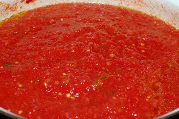 Все тщательно перемешиваем.
Если планируем хранить, то солим солонее вкуса.
Переливаем по стеклянным банкам и храним в холодильнике.
Все! Приятного аппетита! Все тщательно перемешиваем.
Если планируем хранить, то солим солонее вкуса.
Переливаем по стеклянным банкам и храним в холодильнике.
Все! Приятного аппетита!