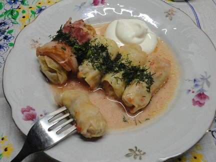 Подавать со сметаной и зеленью по вкусу. Подавать со сметаной и зеленью по вкусу.