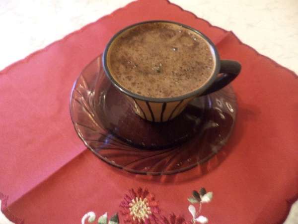 Наливаем кофе в чашку, по вкусу добавляем сахар и наслаждаемся. Наливаем кофе в чашку, по вкусу добавляем сахар и наслаждаемся.