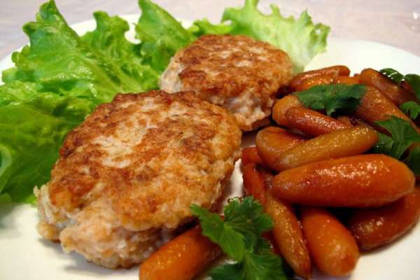 Выложить на тарелку к котлеткам. Очень вкусно получилось! Выложить на тарелку к котлеткам. Очень вкусно получилось!