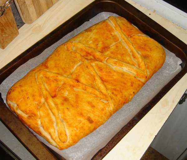 Затем разрезаем это 'чудо' и кушаем, кушаем, кушаем)))
Затем разрезаем это 'чудо' и кушаем, кушаем, кушаем)))