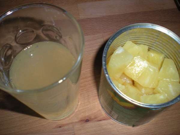 Слитый с ананасов сок не выпиваем!!! Слитый с ананасов сок не выпиваем!!!