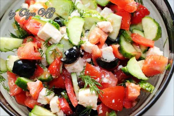 Ну а после приготовила вкусняцкий салатик!!!)