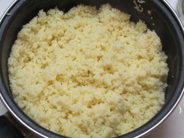 Взбить вилкой, добавить сливочное масло. Взбить вилкой, добавить сливочное масло.
