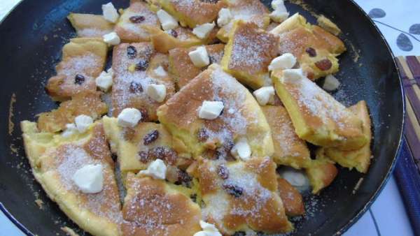 Поломать на кусочки, посыпать сахаром и кусочкам сливочного масла. Вернуть в духовку на пару минут для карамелизации. Поломать на кусочки, посыпать сахаром и кусочкам сливочного масла. Вернуть в духовку на пару минут для карамелизации.