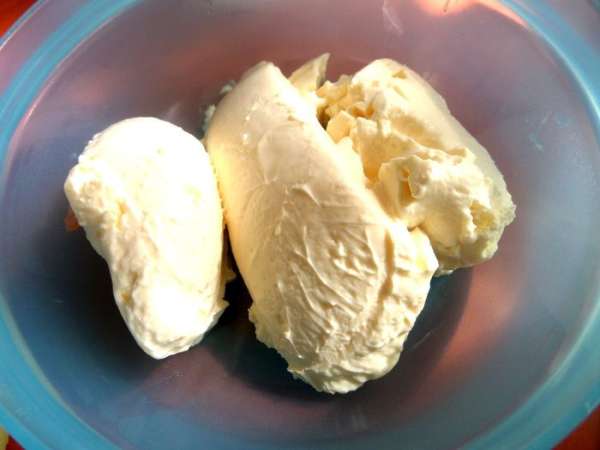 У меня был куплен сыр с йогуртом Creme Bonjour без добавок,но он бывает с зеленью уже продаётся,так очень подойдёт сюда! Можно заменить густой сметаной. У меня был куплен сыр с йогуртом Creme Bonjour без добавок,но он бывает с зеленью уже продаётся,так очень подойдёт сюда! Можно заменить густой сметаной.