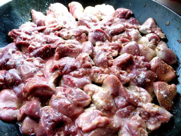 С двух сторон. Солим,перчим по вкусу. С двух сторон. Солим,перчим по вкусу.