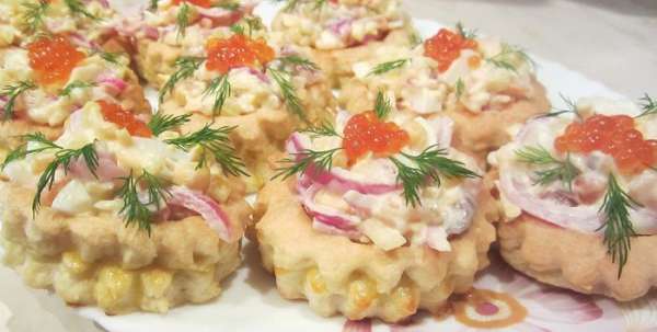 И начиняйте волованы, украсить можно красной икрой и зеленью. Ну очень вкусно!!!