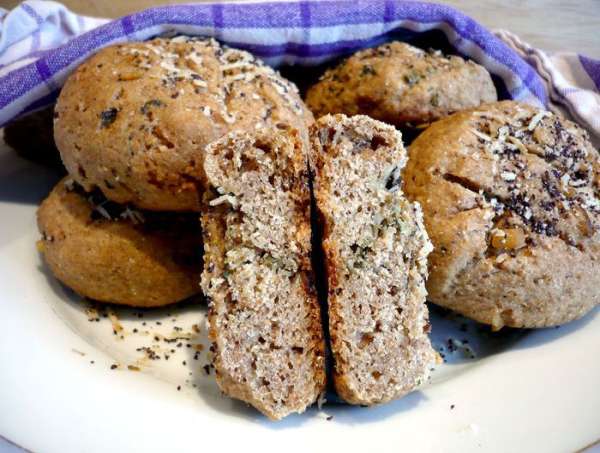 Вкусно, например, если разрезать булочки вдоль и смазать сливочным маслом! Угощайтесь и угощайте! Вкусно, например, если разрезать булочки вдоль и смазать сливочным маслом! Угощайтесь и угощайте!