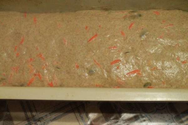 За 30 минут до выпечки в духовку ставим чашку с водой и включаем на 240°С. Выпекаем с паром 10 минут, затем при 200°С без пара еще 40-50 минут. Мне понадобилось 40 минут. Следите за духовкой. За 30 минут до выпечки в духовку ставим чашку с водой и включаем на 240°С. Выпекаем с паром 10 минут, затем при 200°С без пара еще 40-50 минут. Мне понадобилось 40 минут. Следите за духовкой.