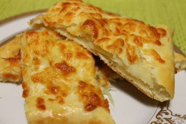 А еще я недавно пекла вкуснейшие хачапури по-Мегрельски от Аллочки. http://www.edimdoma.ru/retsepty/66356-hachapuri-po-megrelski Советую всем попробовать.))