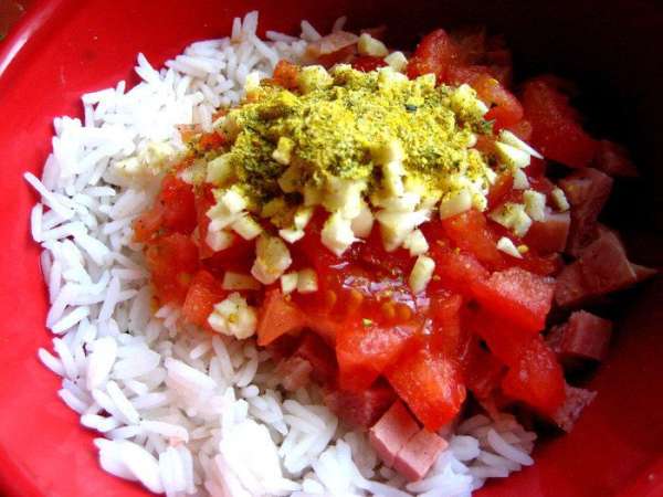 Солим по вкусу + сухие приправы.