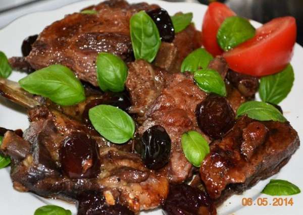 Получается вот такое мяско со вкусом ткемали) Получается вот такое мяско со вкусом ткемали)