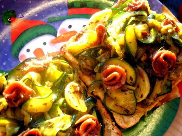Кстати, чеснок я тоже выложила на хлеб... всё вместе очень вкусно!!! Кстати, чеснок я тоже выложила на хлеб... всё вместе очень вкусно!!!