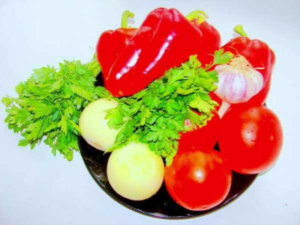 Перец порезать кубиком. Перец порезать кубиком.