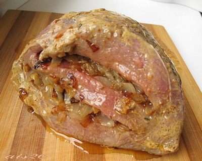 Перед подачей удалить шпажки и нарезать мясо порционными кусками.
Приятного аппетита! Перед подачей удалить шпажки и нарезать мясо порционными кусками.
Приятного аппетита!
