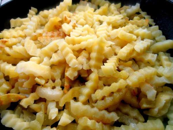 Жарим на растительном масле, посыпав крупной солью, как Вы обычно жарите...
