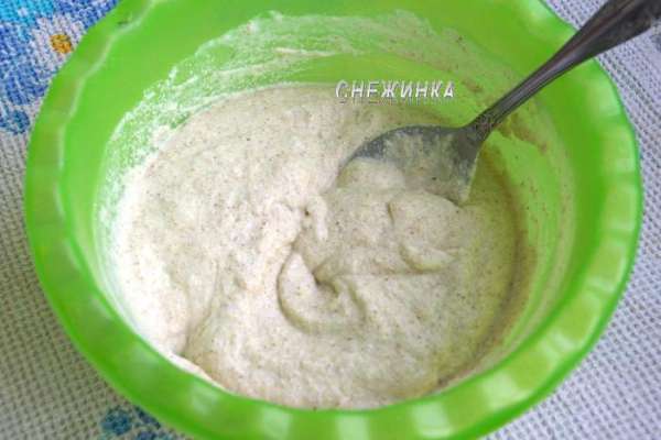Соединяем овсяную муку и манную крупу, добавляем соль, сахар и заливаем кефиром. Перемешиваем и оставляем минимум на 1,5 ч. Можно оставить на ночь. Соединяем овсяную муку и манную крупу, добавляем соль, сахар и заливаем кефиром. Перемешиваем и оставляем минимум на 1,5 ч. Можно оставить на ночь.