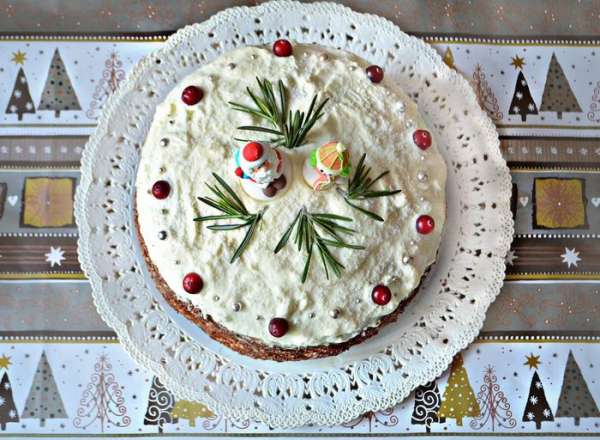 Ну а дальше, можете украсить торт по своему вкусу. 