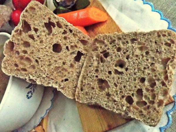 Подаем,например,на ржаной чиабатте (покупная, рядом пекут). Подаем,например,на ржаной чиабатте (покупная, рядом пекут).